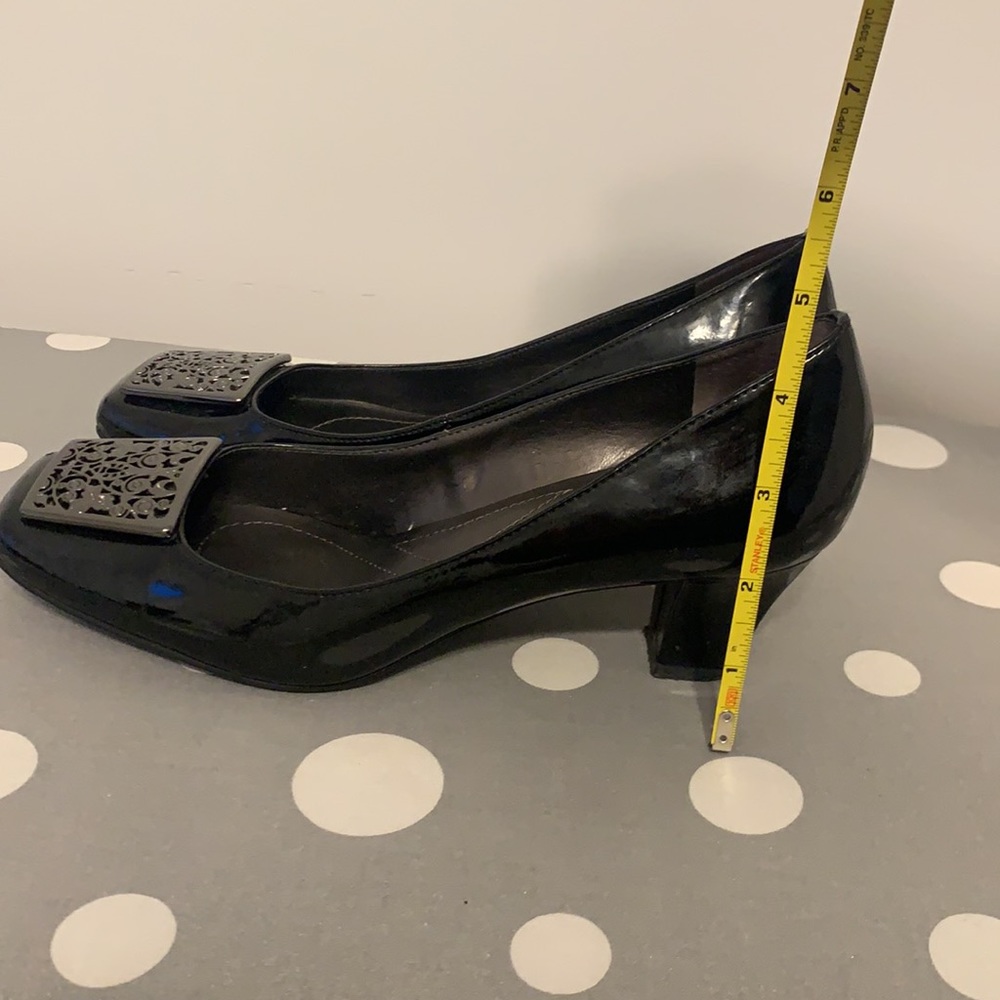 Tahari Black Mary-Jane square toe heels black 7 - Picture 8 of 9